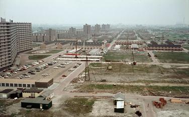 Peldersveld in aanbouw en Poelenburg in de verte.j
